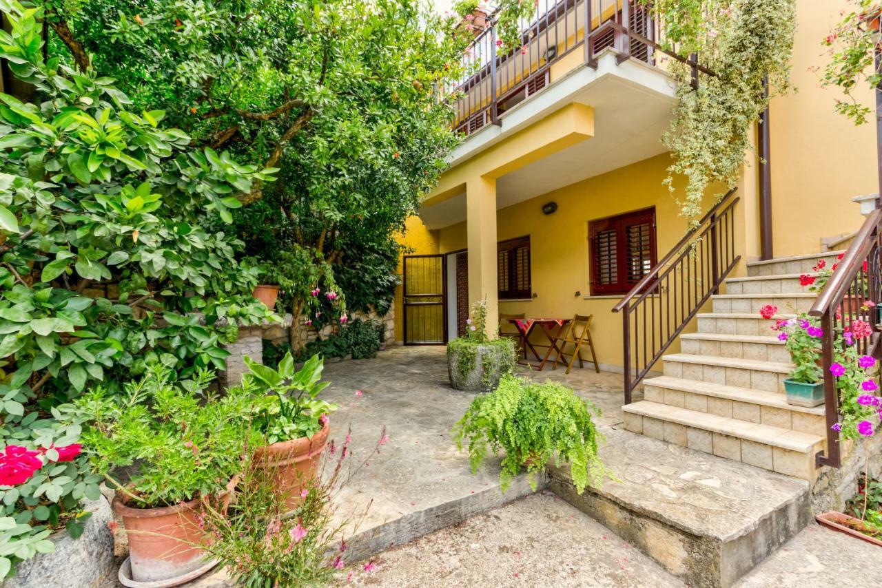 Apartments Redenta Tar-Vabriga 외부 사진